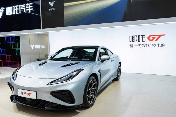 深圳罗湖区鑫欧乐企业管理咨询哪吒汽车在智能汽车领域的表现，领途汽车在新能源汽车市场中的影响力